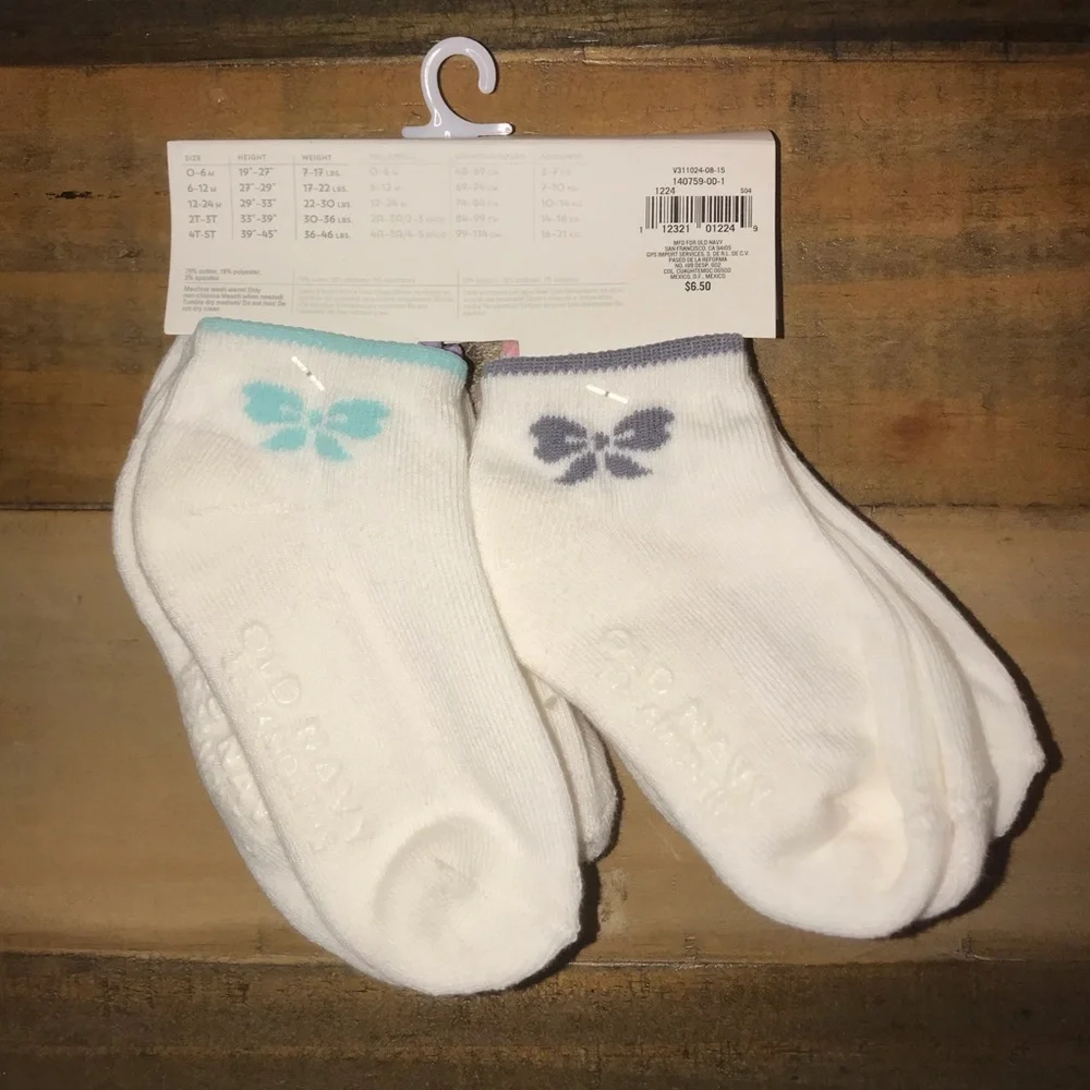 Old Navy Girls 4 Pairs Baby Non-Skid Socks 12-24 Months NWT